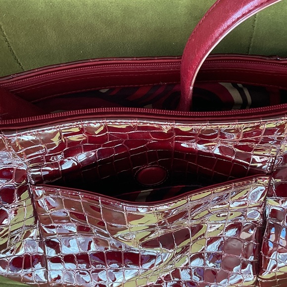 💜Brighton Burgundy Croc-Embossed Shoulder Bag - Picture 2 of 6